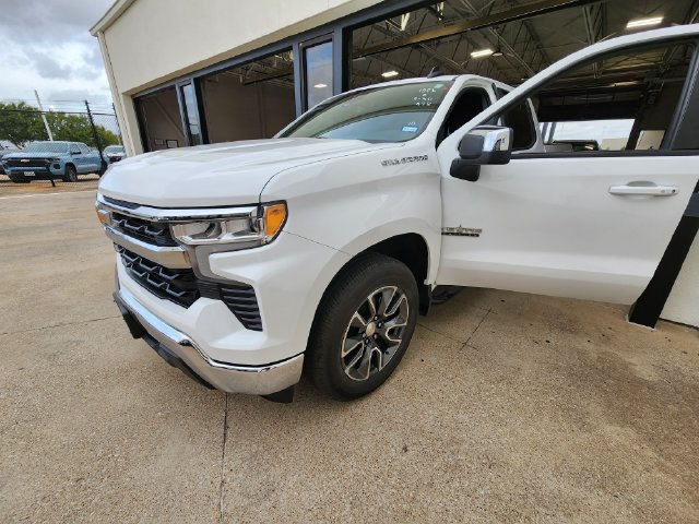 Used 2022 Chevrolet Silverado 1500 LT RWD image 3