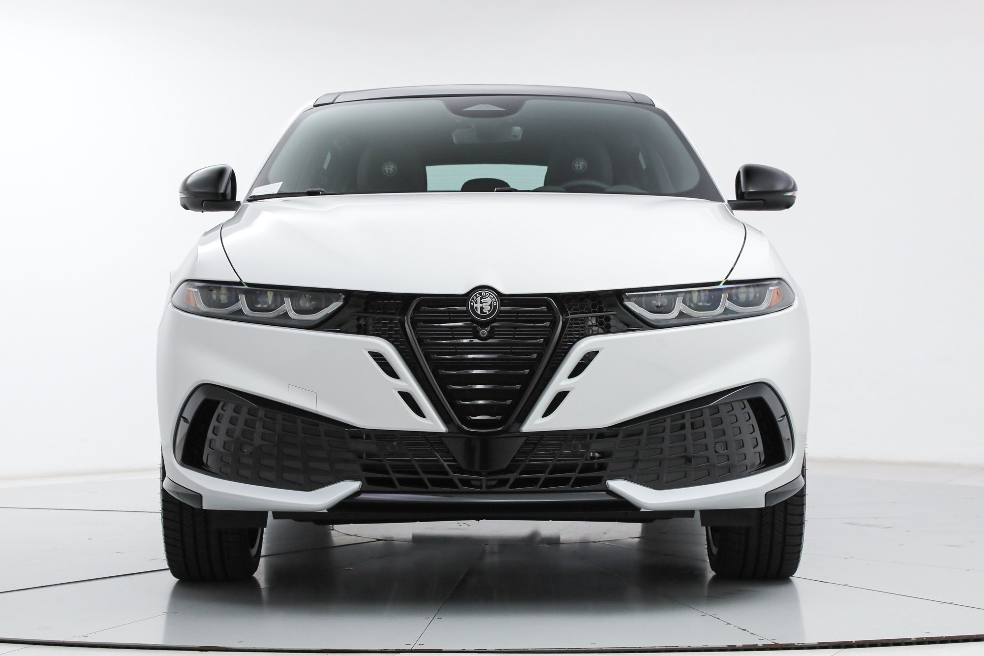 New 2026 Alfa Romeo Tonale w/ Active Assist Package AWD/4WD image 8