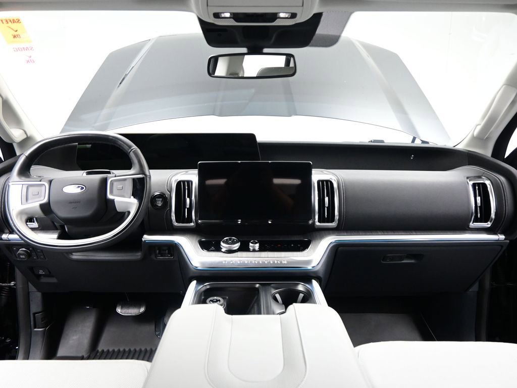 Used 2025 Ford Expedition Platinum w/ Platinum Ultimate Package image 30
