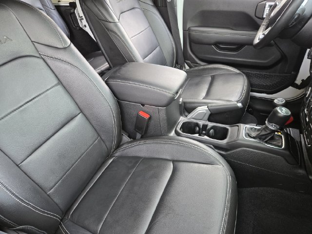 Used 2023 Jeep Wrangler Unlimited Sahara w/ Cold Weather Group AWD/4WD image 15