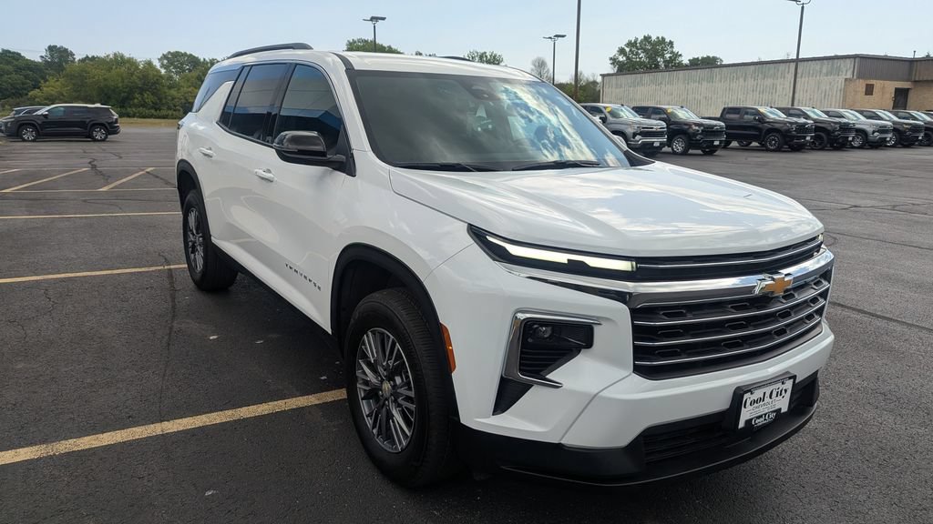Used 2026 Chevrolet Traverse LT AWD/4WD image 7
