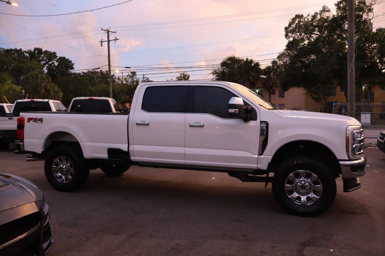 Used 2023 Ford F350 Lariat w/ Lariat Ultimate Package AWD/4WD image 4