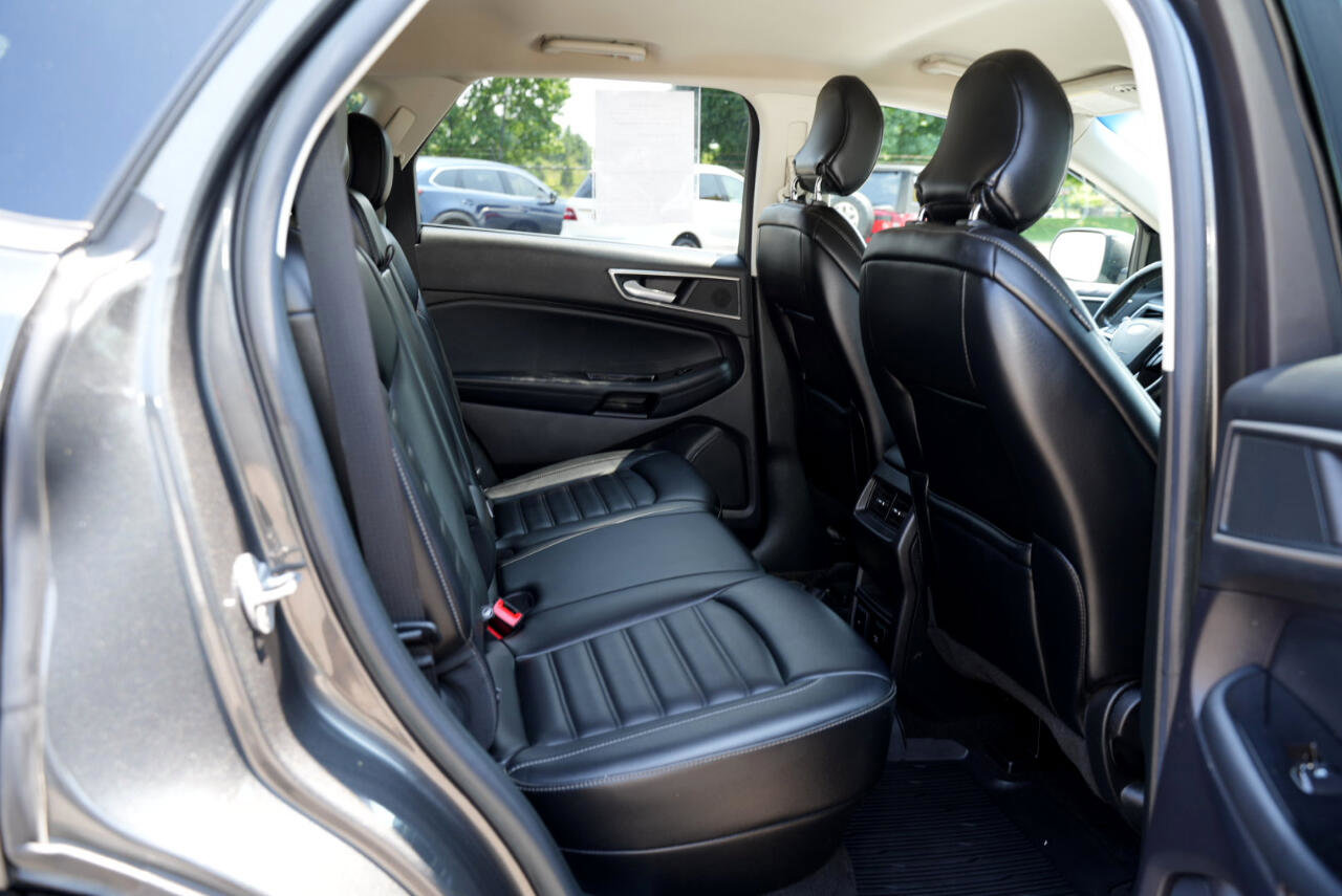 Used 2019 Ford Edge SEL w/ Equipment Group 201A image 22