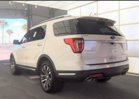 Used 2019 Ford Explorer Platinum AWD/4WD image 3