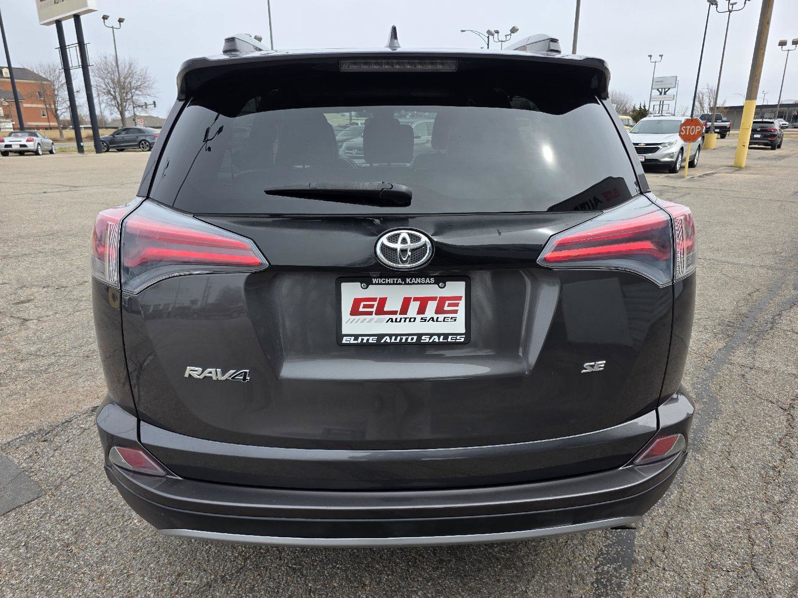 Used 2017 Toyota RAV4 SE w/ Power Special Value Package FWD image 6