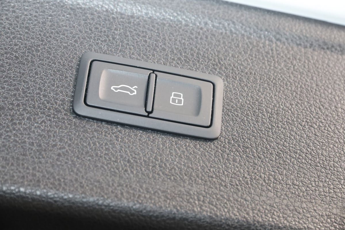Used 2024 Audi Q5 e Prestige AWD/4WD image 53