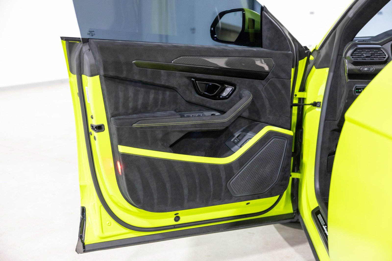 Used 2024 Lamborghini Urus Performante image 30