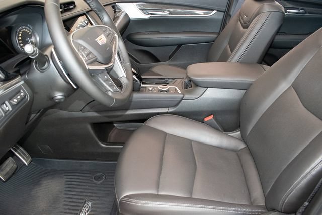 Used 2025 Cadillac XT5 Sportv w/ Technology Package AWD/4WD image 20