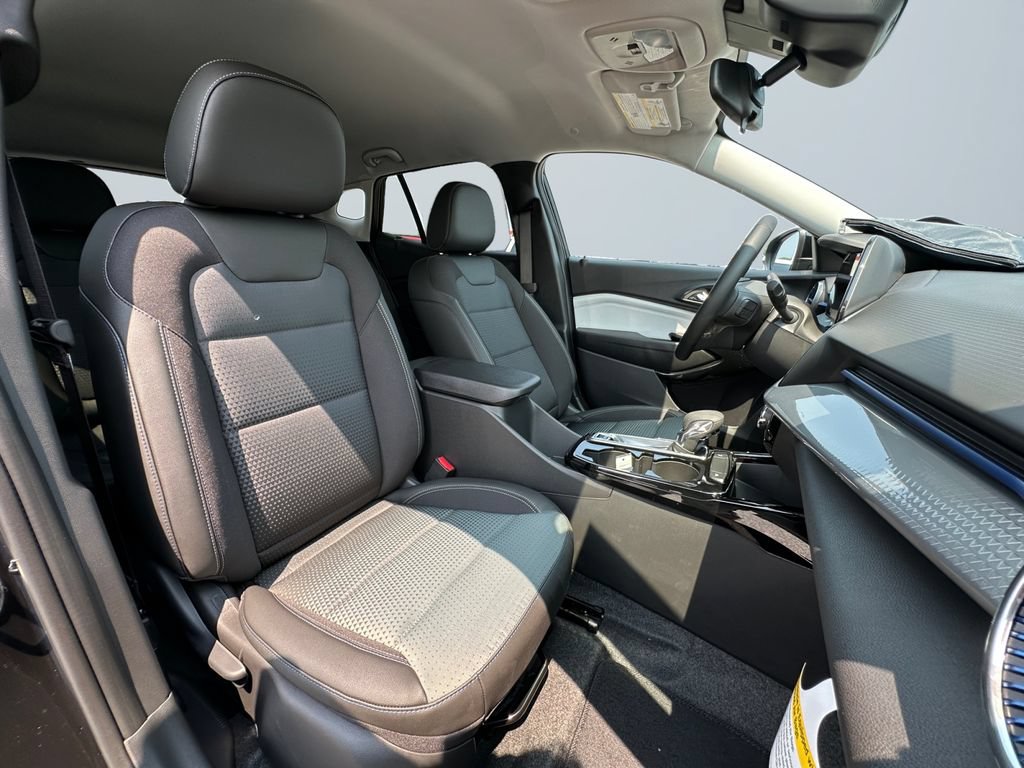 New 2026 Chevrolet Trax LT w/ LT Convenience Package FWD image 15