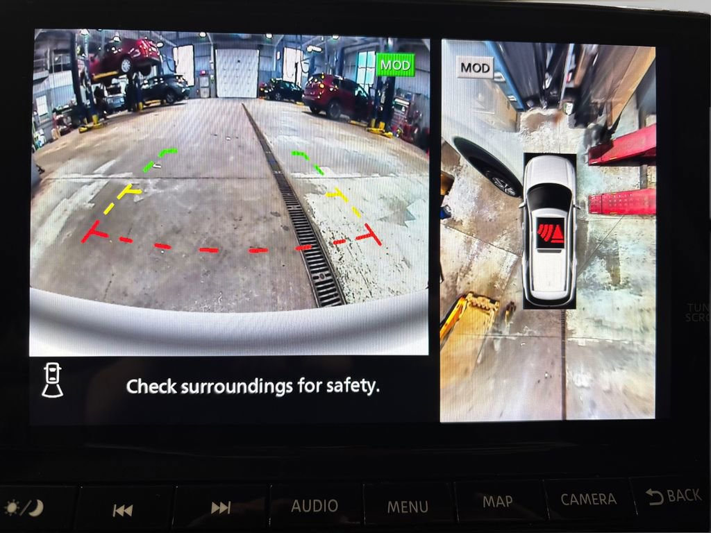 Used 2023 Nissan Pathfinder SL w/ Black Appearance Package image 33