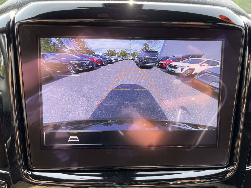 Used 2023 Chevrolet Traverse LT AWD/4WD image 28