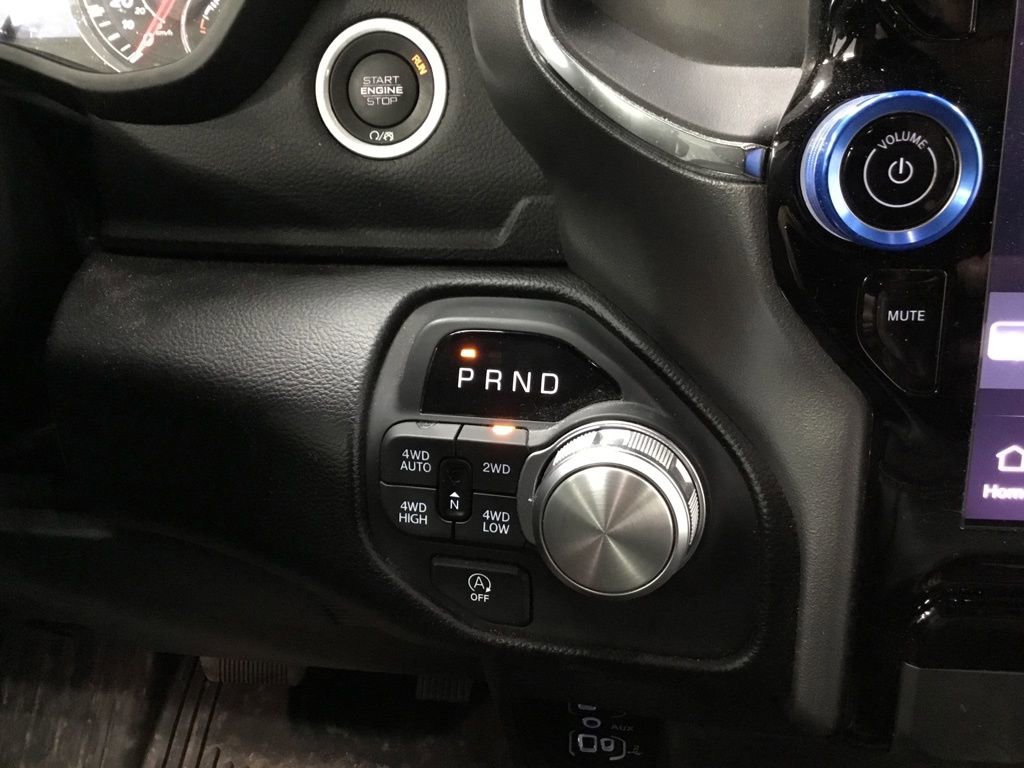 Used 2025 RAM 1500 Laramie AWD/4WD image 32