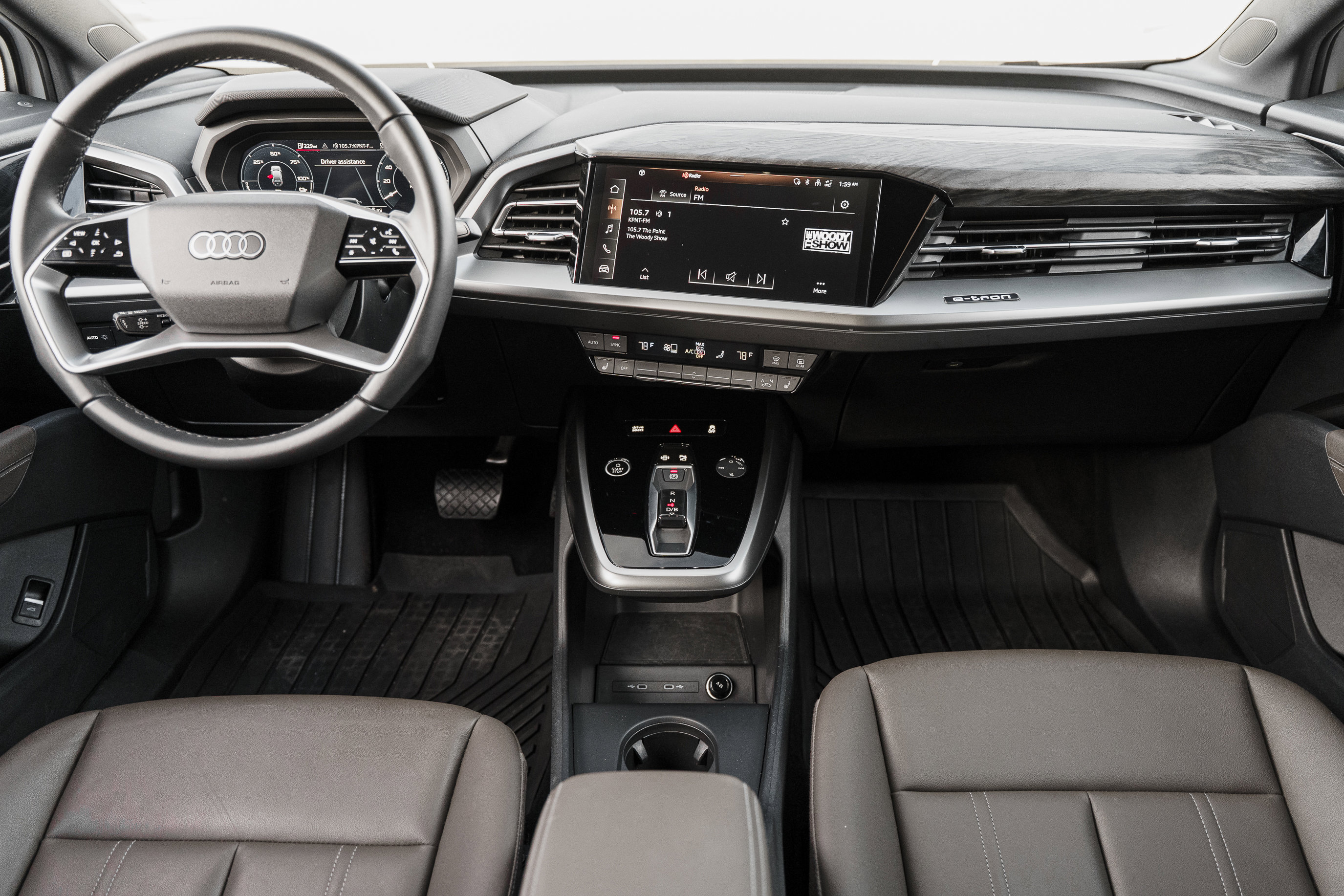 Used 2024 Audi Q4 e-tron Premium image 8