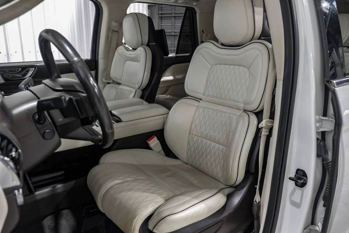 Used 2021 Lincoln Navigator L Black Label w/ Cargo Convenience Package image 30