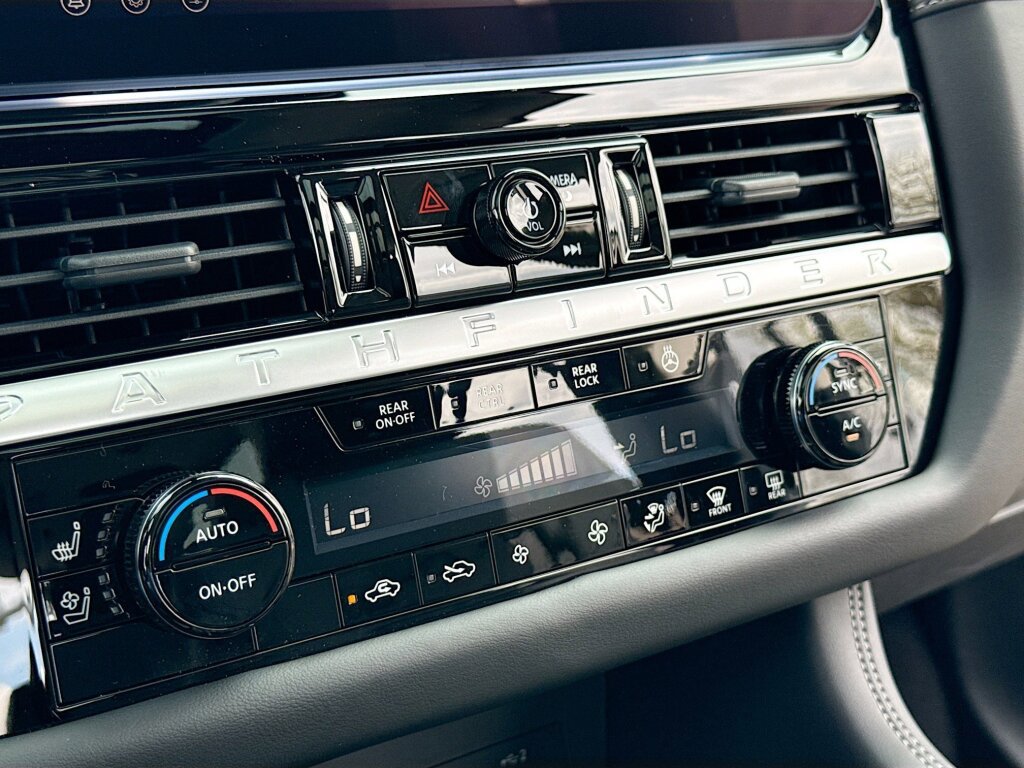 New 2026 Nissan Pathfinder Platinum AWD/4WD image 11