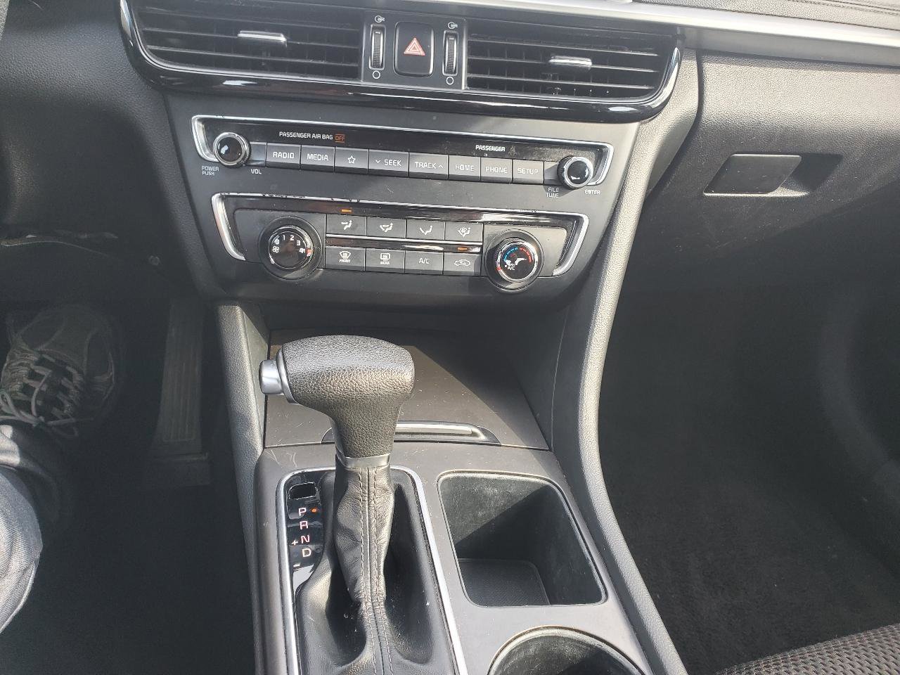 Used 2020 Kia Optima LX image 19