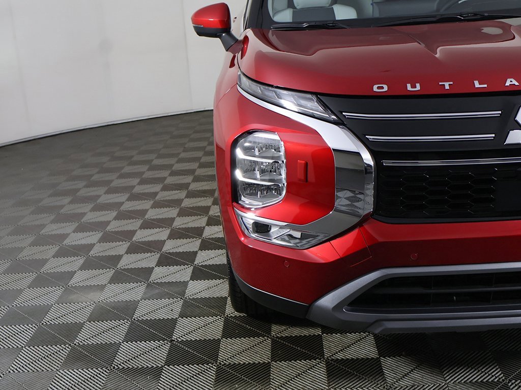 New 2025 Mitsubishi Outlander SE image 16