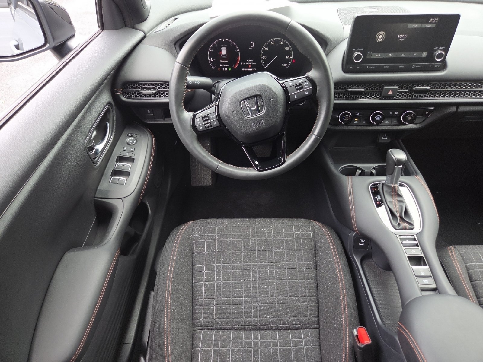 Used 2024 Honda HR-V Sport image 28