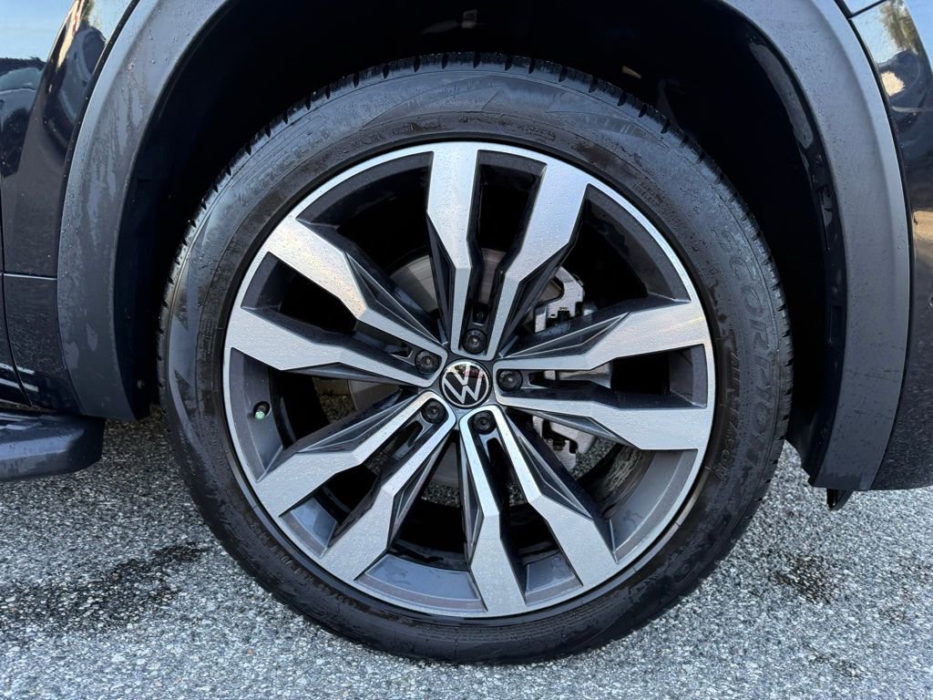 Certified 2023 Volkswagen Atlas SEL Premium AWD/4WD image 7