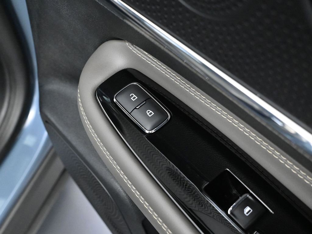 Used 2023 Lincoln Corsair Reserve image 45