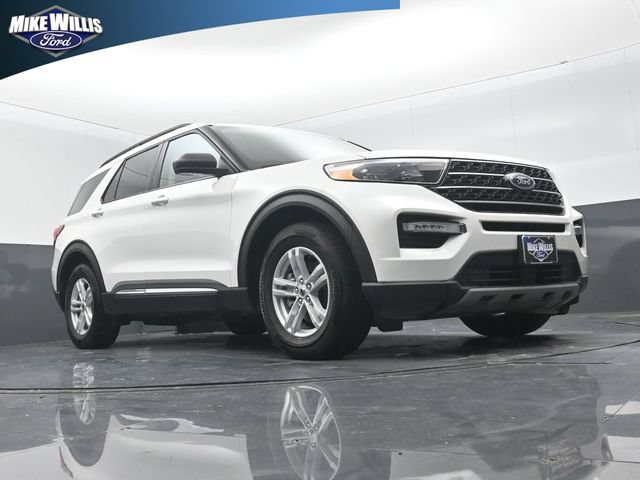 Used 2024 Ford Explorer XLT w/ Equipment Group 202A RWD image 17