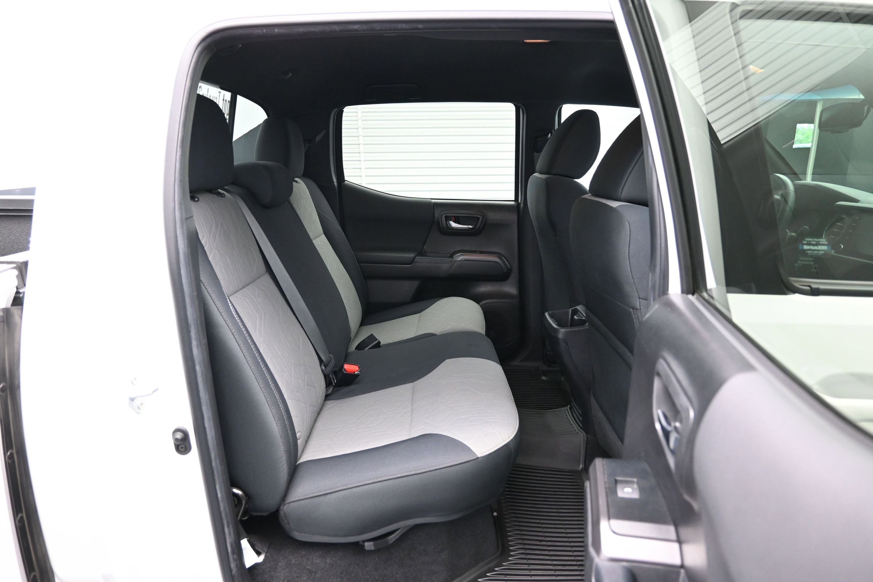 Used 2022 Toyota Tacoma TRD Off-Road AWD/4WD image 12