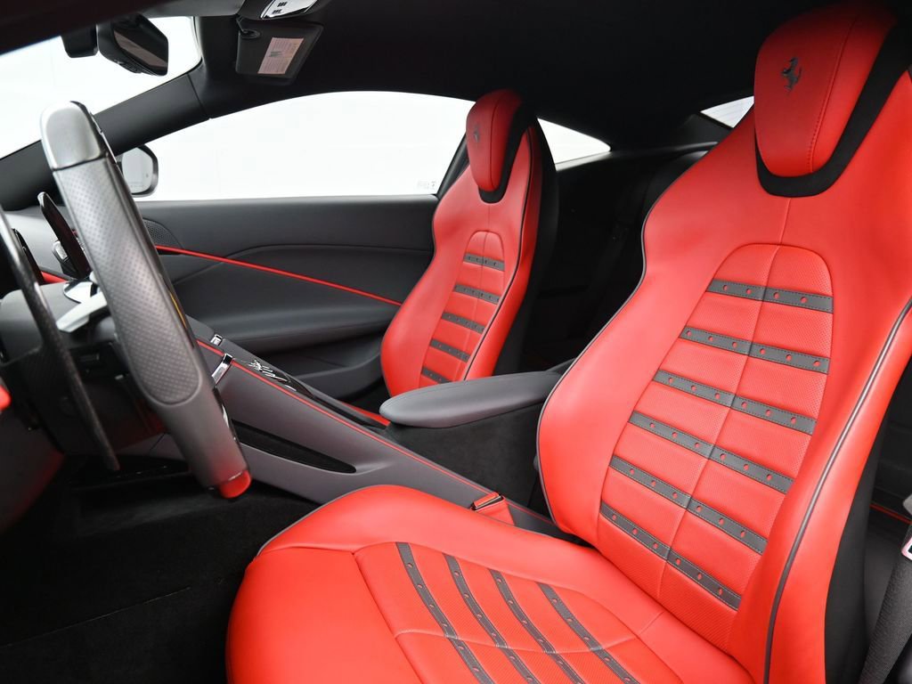 Used 2022 Ferrari Roma RWD image 5