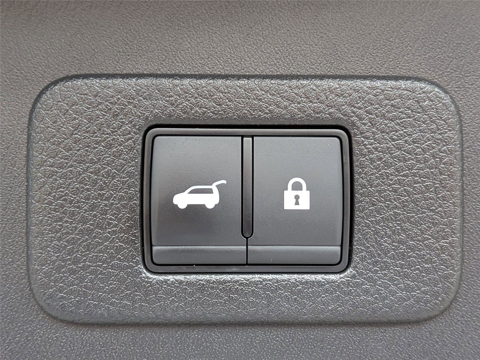 Used 2024 Nissan Armada SL w/ Captain's Chairs Package image 13