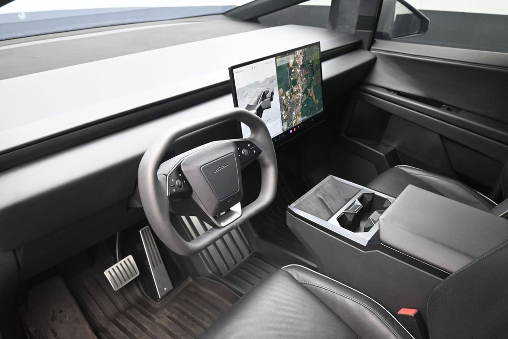 Used 2024 Tesla Cybertruck AWD Crew Cab image 19