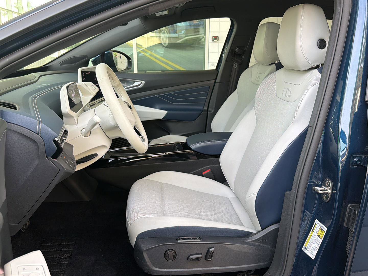 Certified 2023 Volkswagen ID.4 Pro S image 13