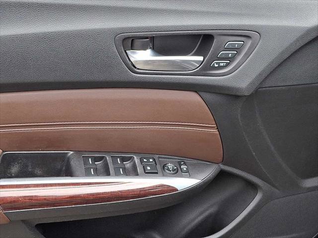 Used 2017 Acura TLX w/ Technology Package FWD image 10