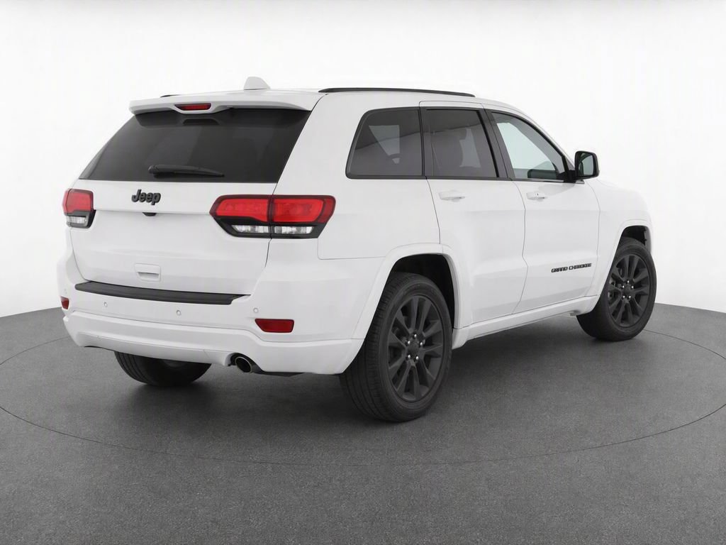 Used 2021 Jeep Grand Cherokee Laredo X RWD image 4