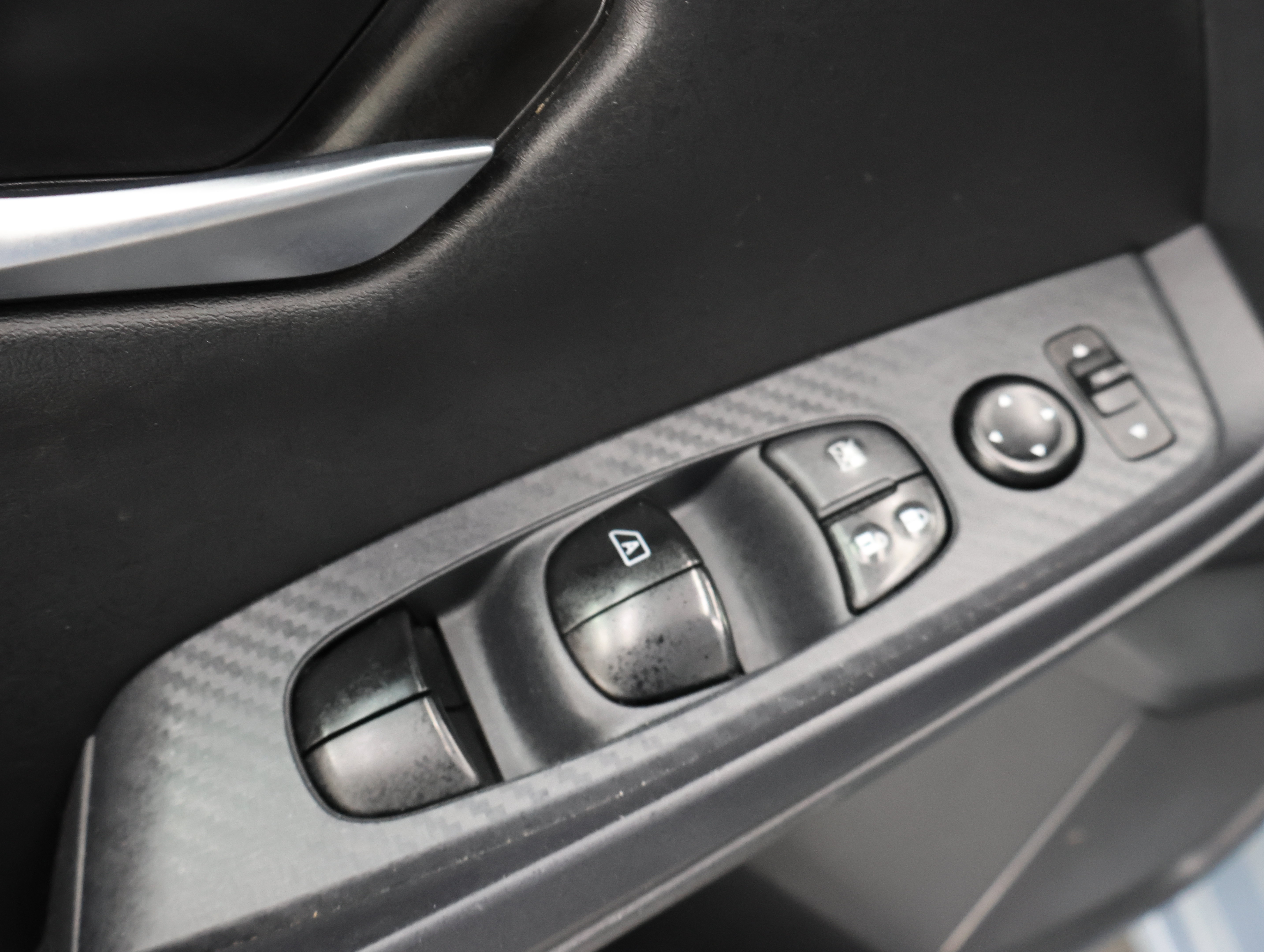 Used 2024 Nissan Sentra SV FWD image 39