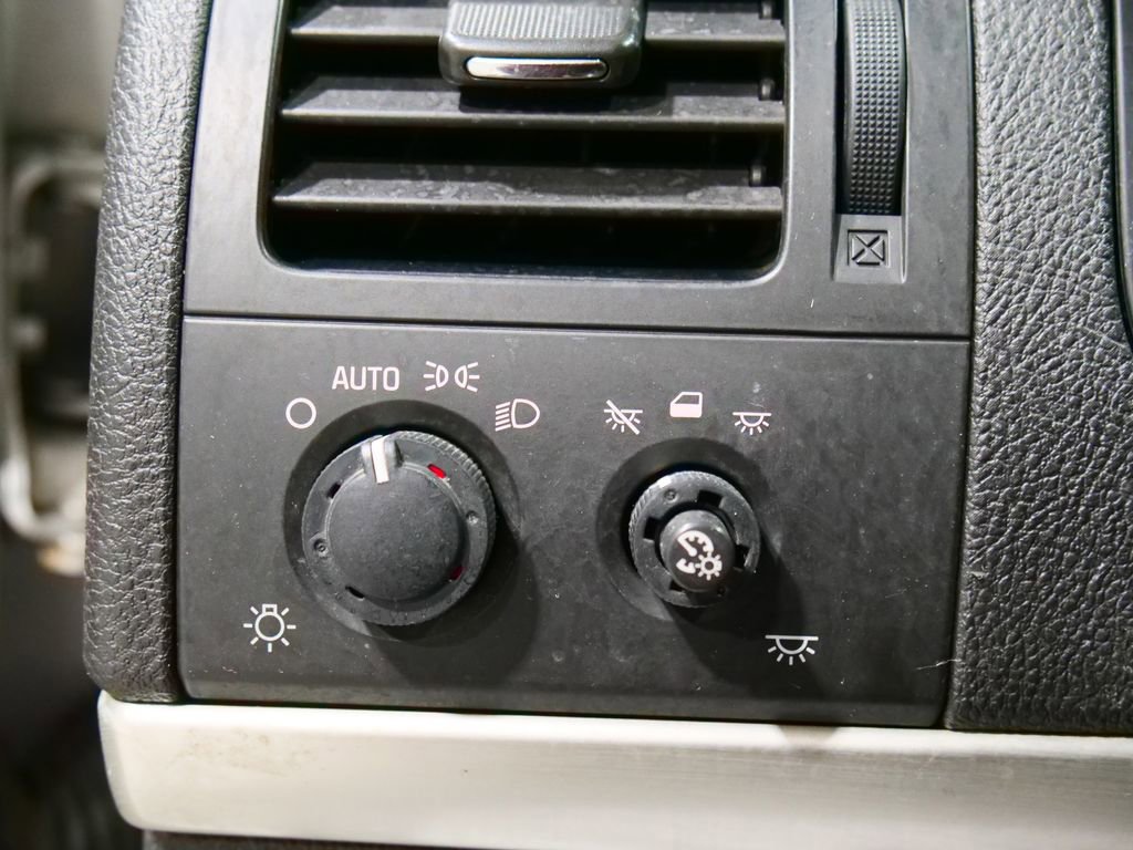 Used 2006 Pontiac Montana SV6 w/ Convenience Package image 24