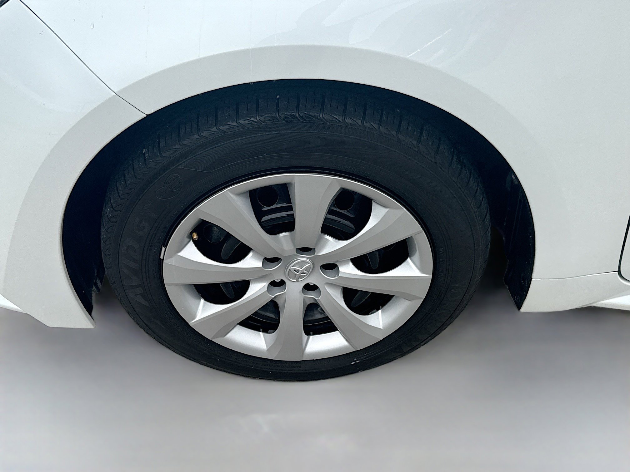 Used 2025 Toyota Corolla LE w/ Convenience Package image 35