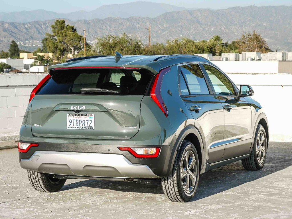 Used 2025 Kia Niro EX FWD image 4