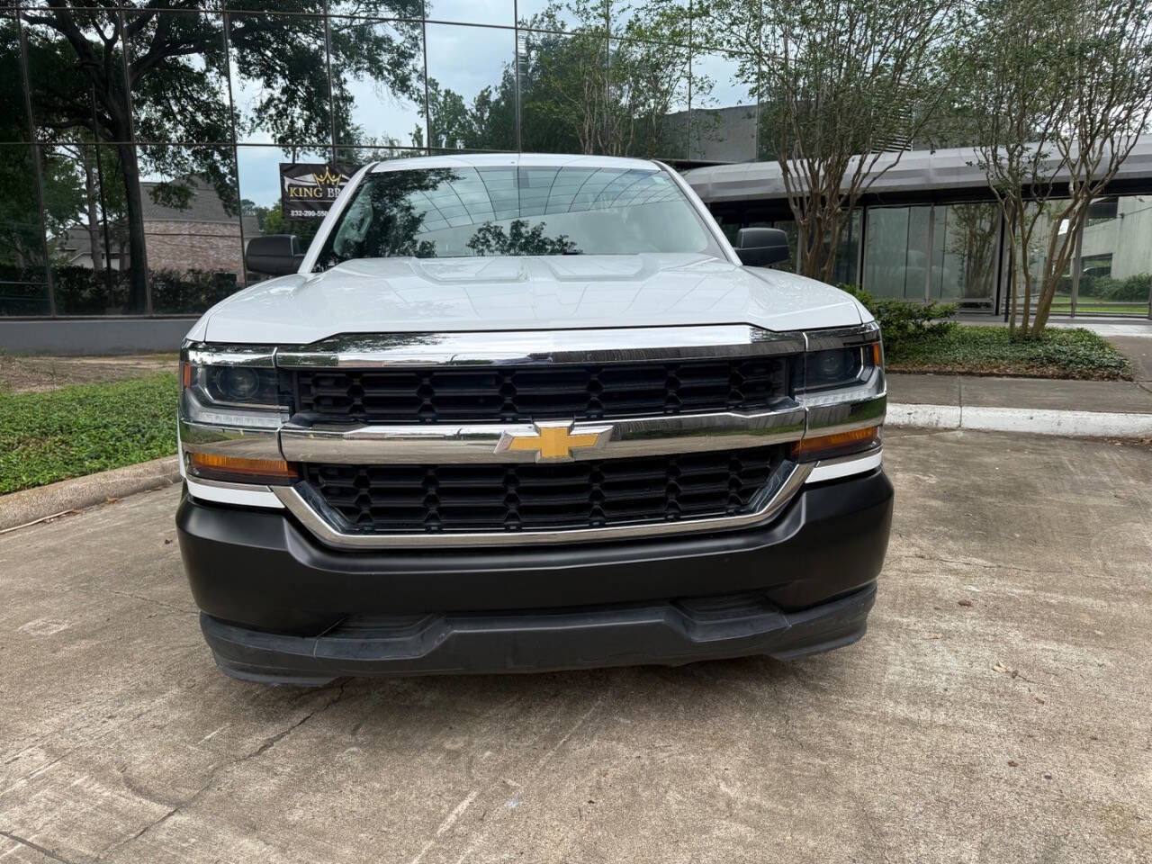 Used 2018 Chevrolet Silverado 1500 W/T RWD image 3