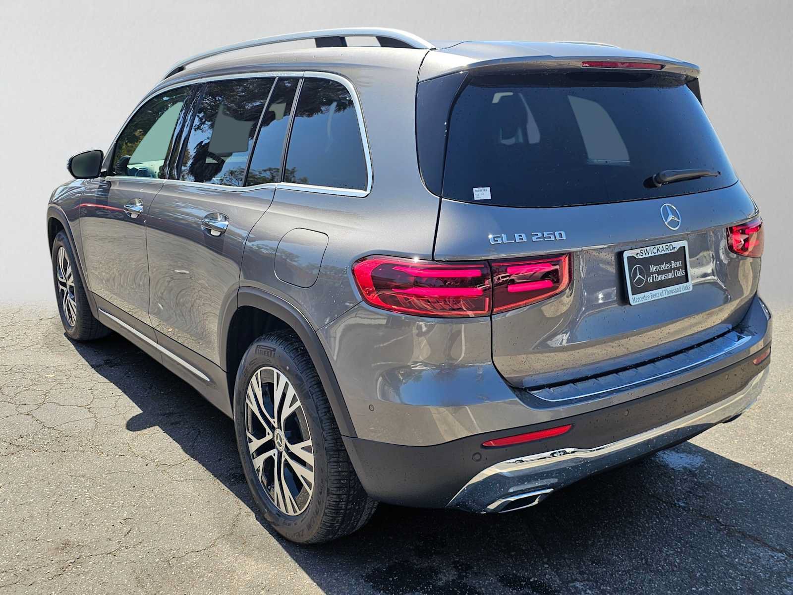 New 2026 Mercedes-Benz GLB 250 image 5