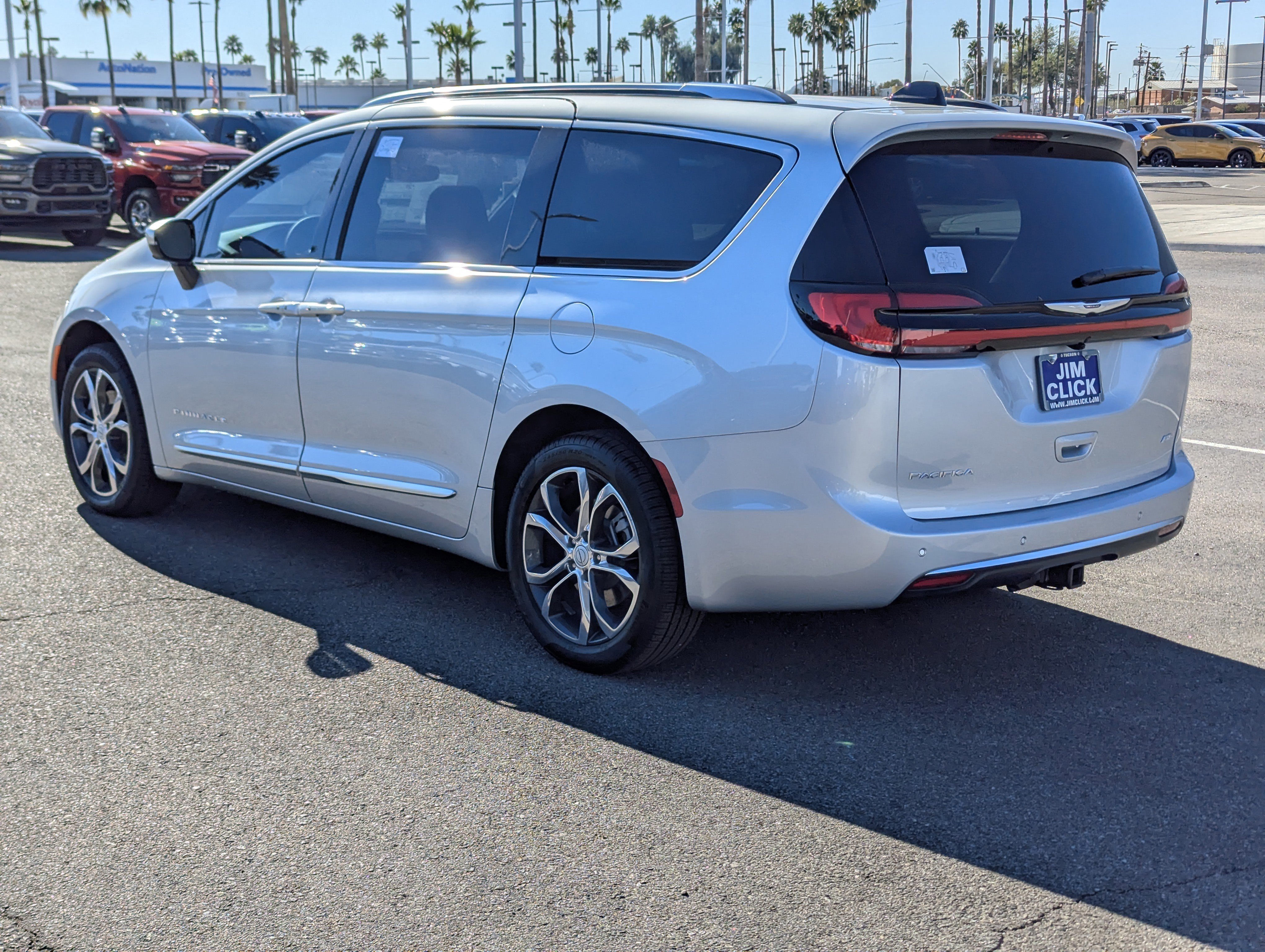 New 2026 Chrysler Pacifica Pinnacle image 4