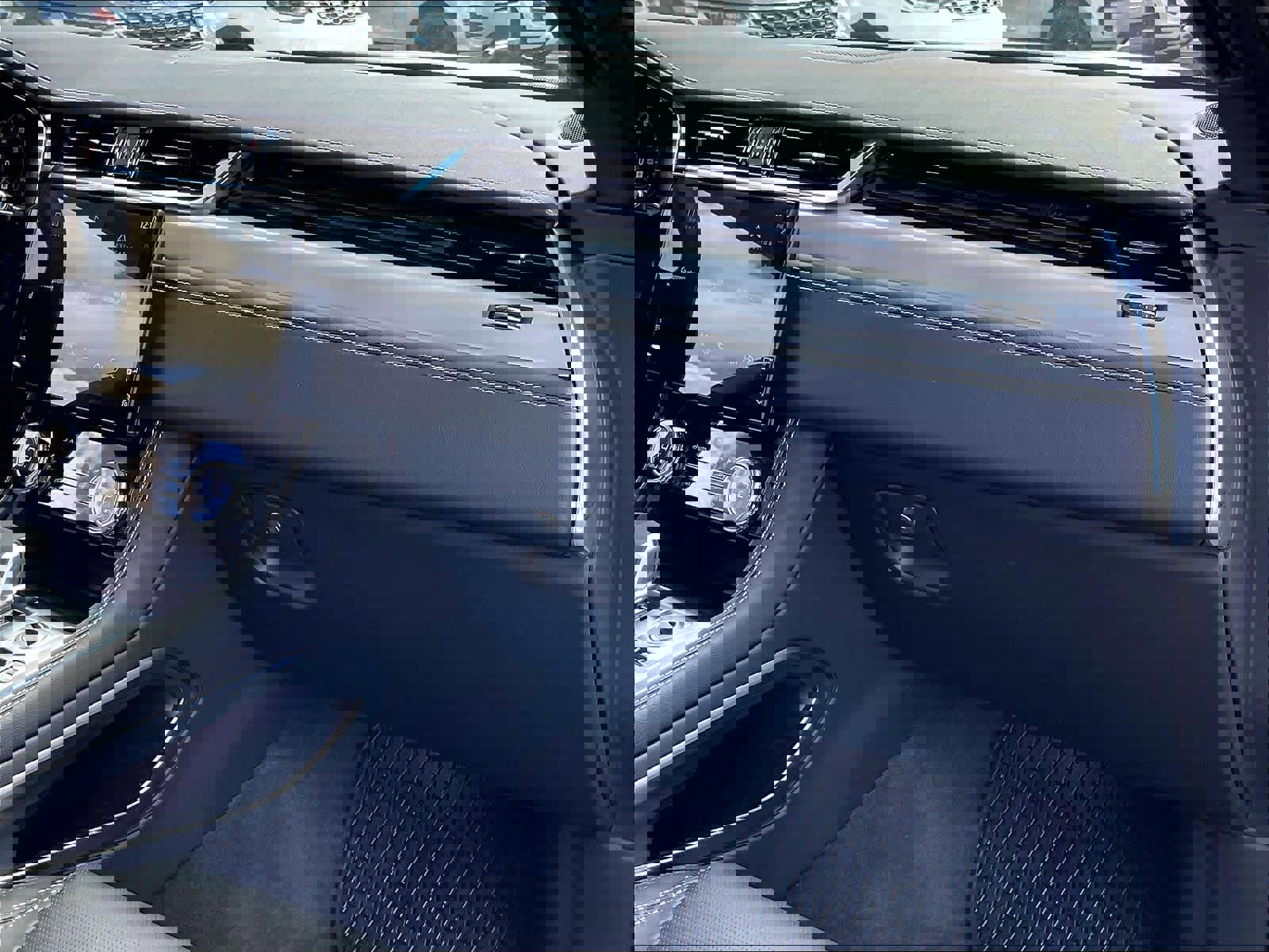 Used 2025 Jaguar F-PACE R-Dynamic S image 18