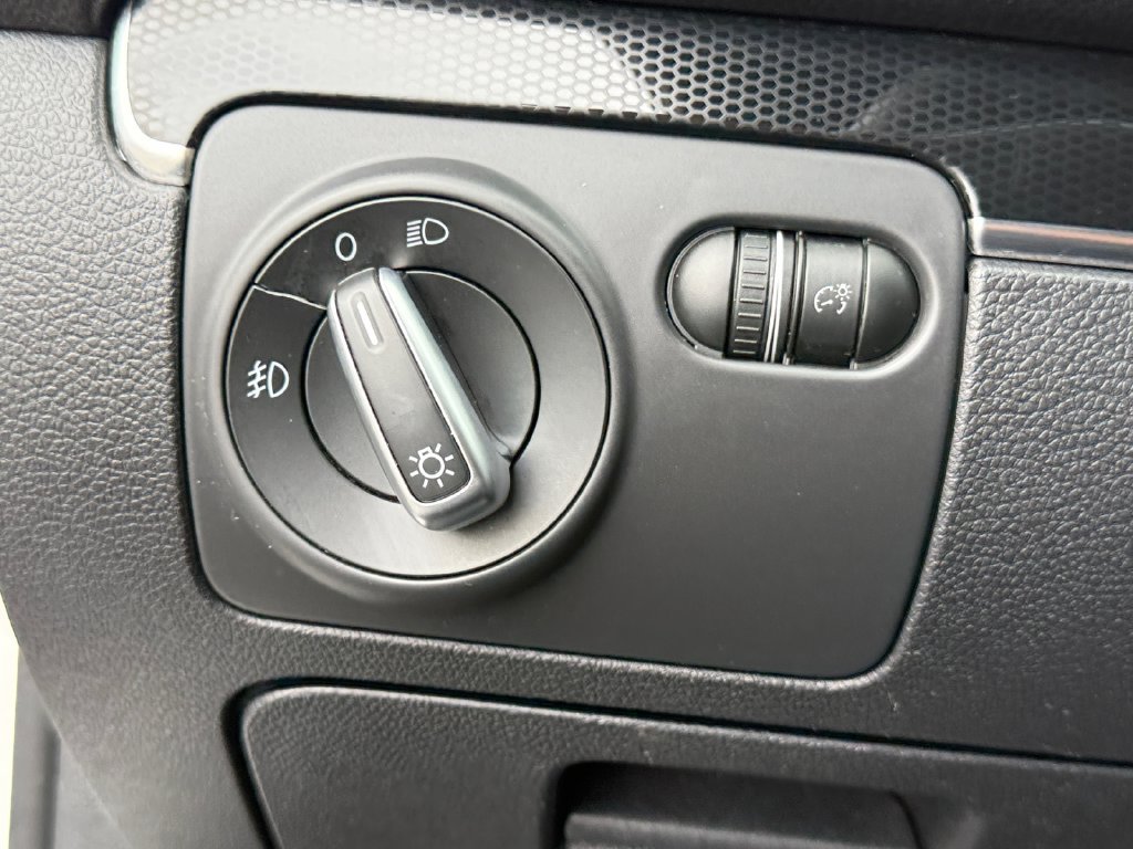 Used 2014 Volkswagen GTI Driver's Edition FWD image 19