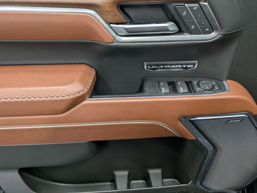 Used 2025 GMC Sierra 1500 Denali Ultimate image 9
