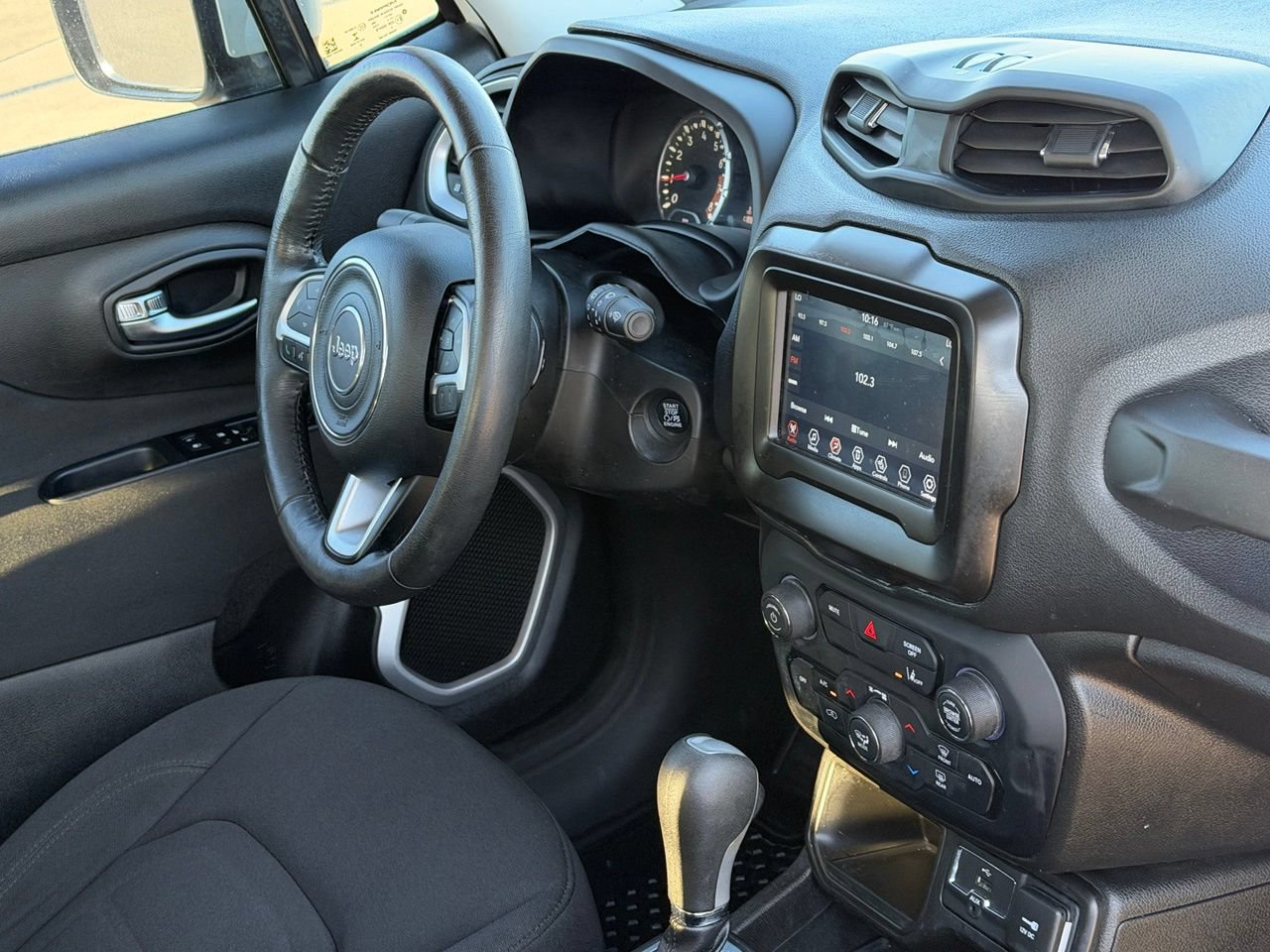 Used 2021 Jeep Renegade Latitude w/ Convenience Group FWD image 33