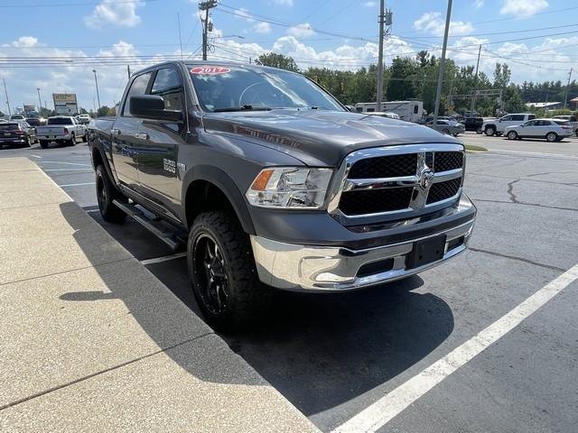 Used 2017 RAM 1500 Classic SLT image 4
