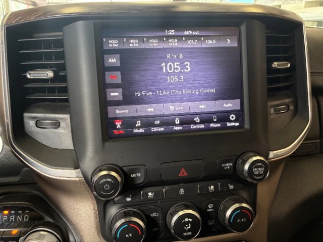 Used 2020 RAM 1500 Laramie AWD/4WD image 23