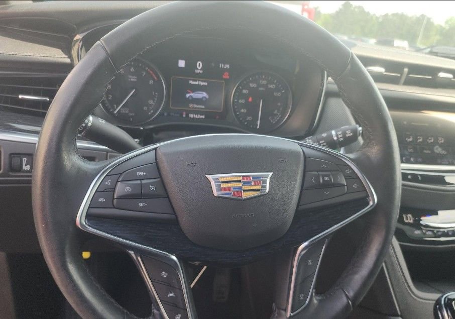 Used 2024 Cadillac XT5 Premium Luxury w/ Technology Package FWD image 8