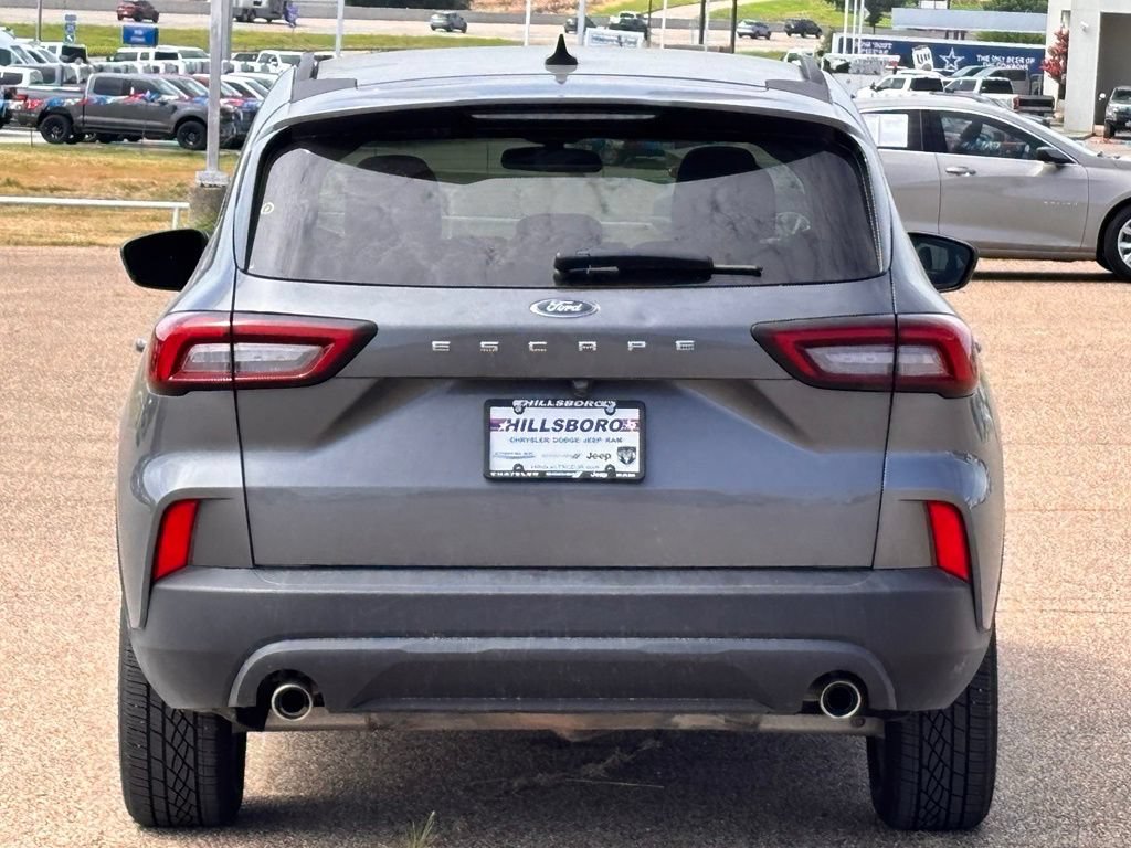 Used 2025 Ford Escape ST-Line FWD image 7