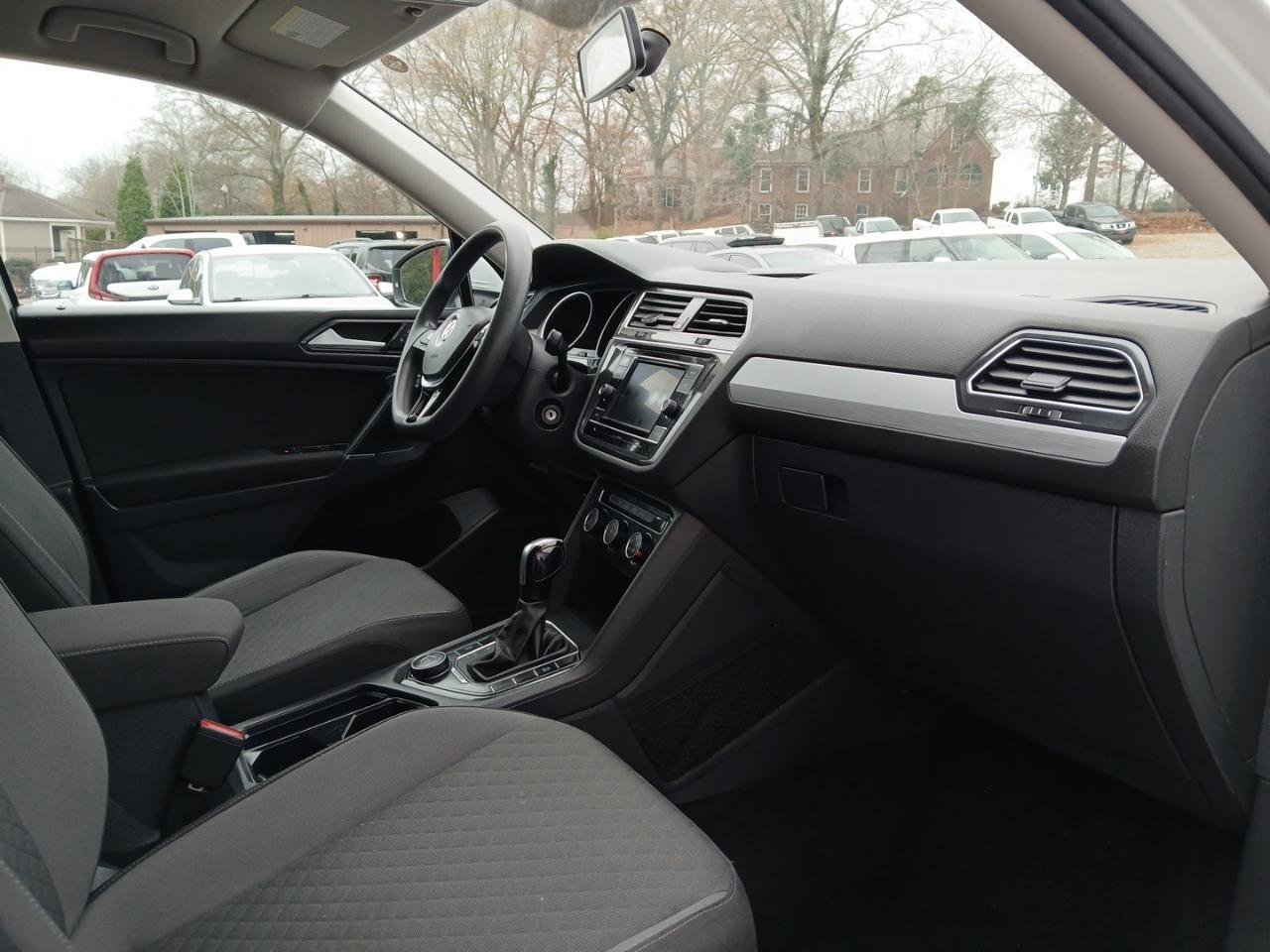 Used 2018 Volkswagen Tiguan S w/ 3rd Row Seat Package AWD/4WD image 18