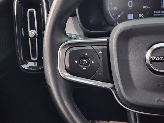 Used 2020 Volvo XC40 T4 Momentum FWD image 27