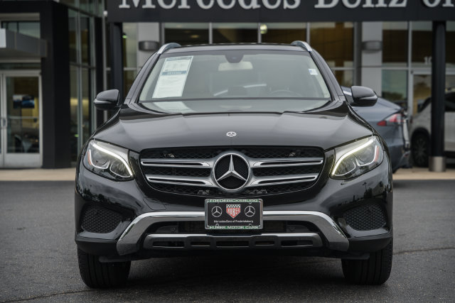 Used 2019 Mercedes-Benz GLC 350e 4MATIC w/ Premium Package image 2